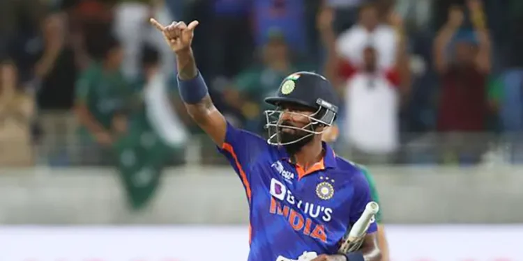Hardik Pandya એ ભારત અને પાકિસ્તાન વચ્ચે T20 World Cup ક્રિકેટ મેચ દરમિયાન  શાનદાર પરાક્રમ સાથે ઈતિહાસ રચ્યો હતો.